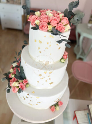 Tarta boda flor natural y oro comestible