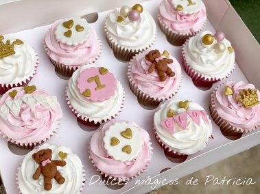 Cupcakes decorados temática 1 añito bebé