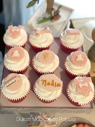 Cupcakes decorados bebé en rosa