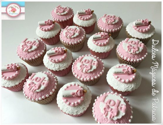 Cupcakes decorados bebé en rosa
