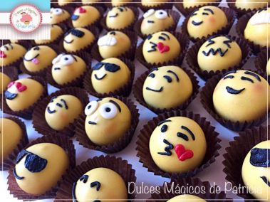 cakepops decorados emojis