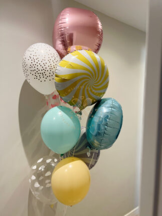 Decoración de globos primera año