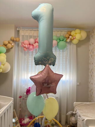 Decoración de globos primera año