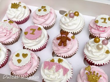 Cupcakes decorados temática 1 añito bebé