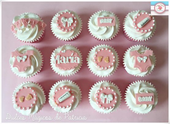 Cupcakes decorados bebé en rosa