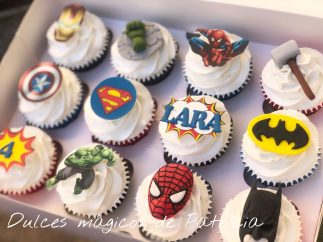 Cupcakes decorados temática superhéroes