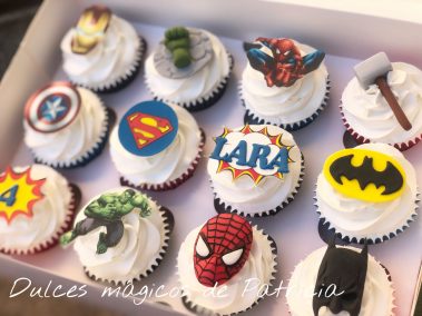 Cupcakes decorados temática superhéroes