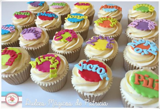 Cupcakes decorados temática nombres