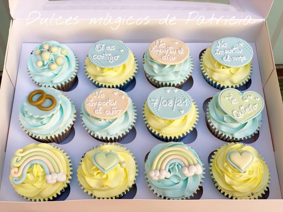 Cupcakes decorados temática boda