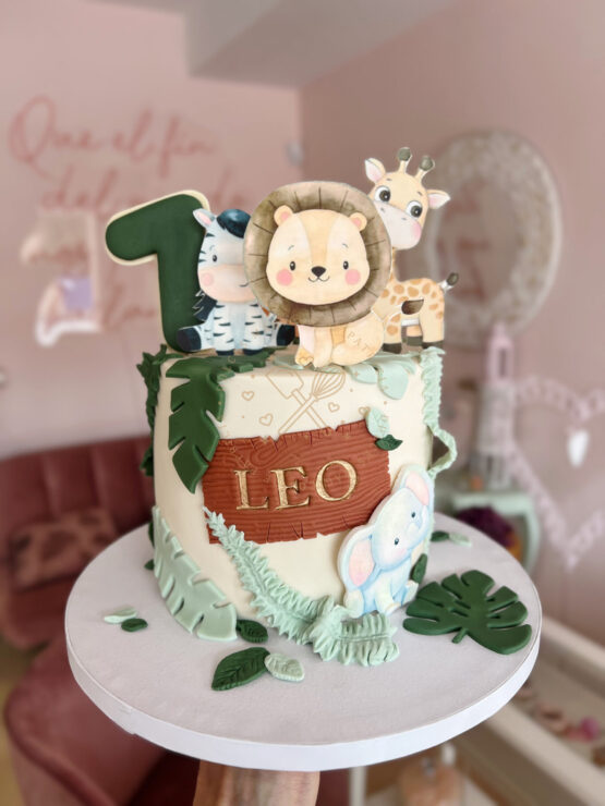 tarta decorada animales de la selva
