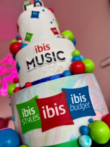 Tarta corporativa ibis madrid