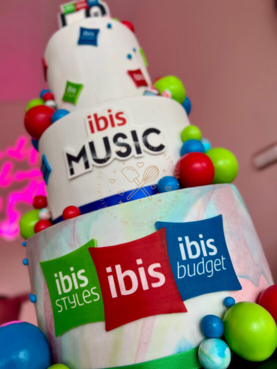 Tarta corporativa ibis madrid