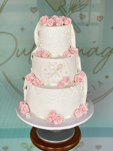 Tarta decorada boda clásica y superhéroes