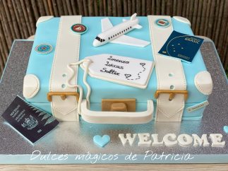 Tarta maleta viaje