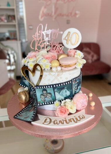 Tarta decorada tira de Fotos 40 años