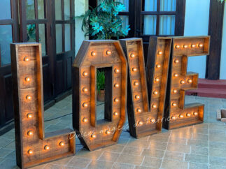 Alquiler letras love madera para bodas