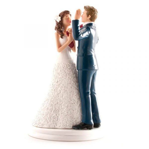 figura decorativa tarta boda pareja manos arriba