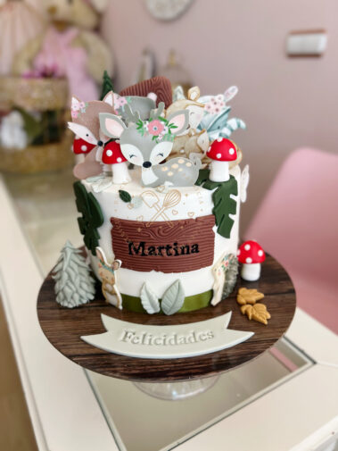 Tarta decorada animalitos del bosque
