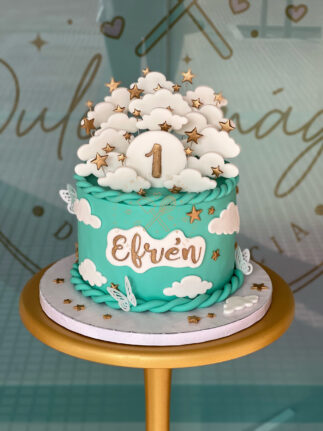 tarta decorada infantil 1 año nubes