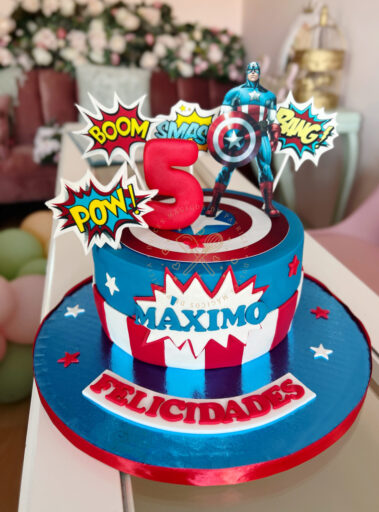 Tarta decorada superhéroes