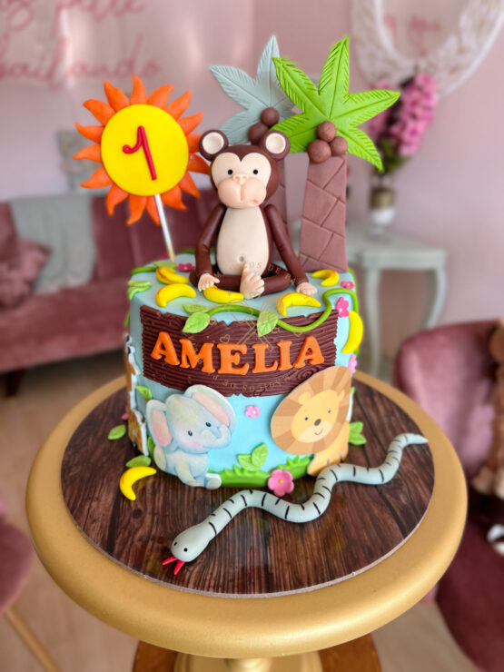 Tarta decorada infantil animales de la selva