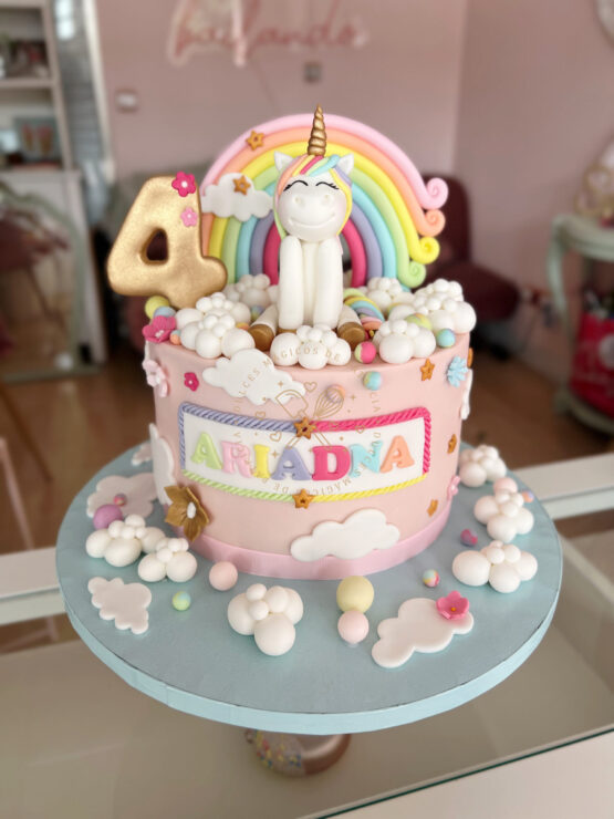 Tarta decorada infantil unicornios