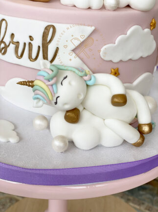 Tarta decorada infantil unicornios y arcoiris