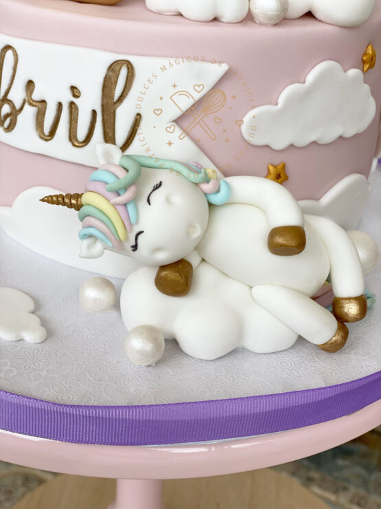 Tarta decorada infantil unicornios y arcoiris