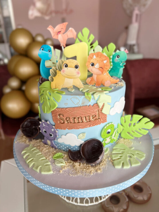 Tarta decorada infantil dinosaurios