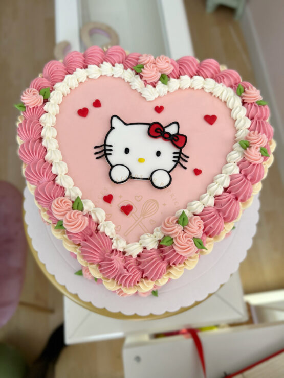 Tarta corazón hello kitty