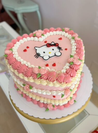 Tarta corazón hello kitty