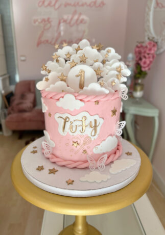 Tarta 1 añito nubes