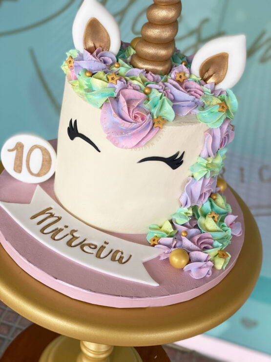 Tarta decorada Unicornio