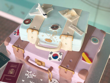 Tarta decorada Boda viajara maletas