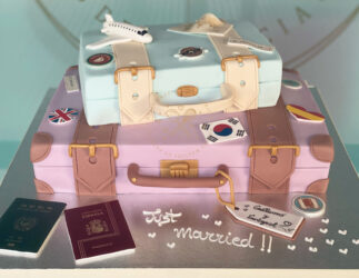 Tarta decorada Boda viajara maletas