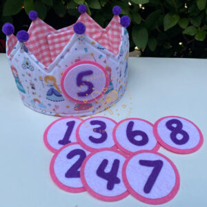 Corona de cumpleaños de tela echa a mano princesas