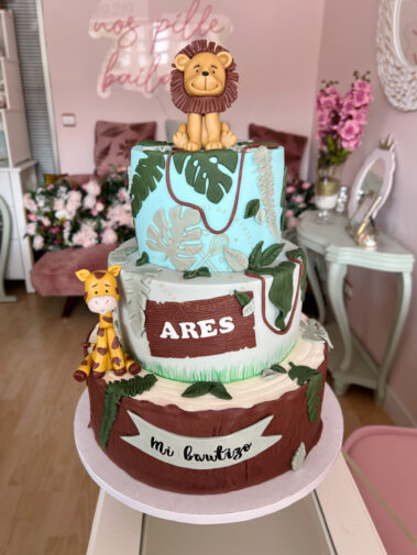 Tarta decorada infantil animales selva