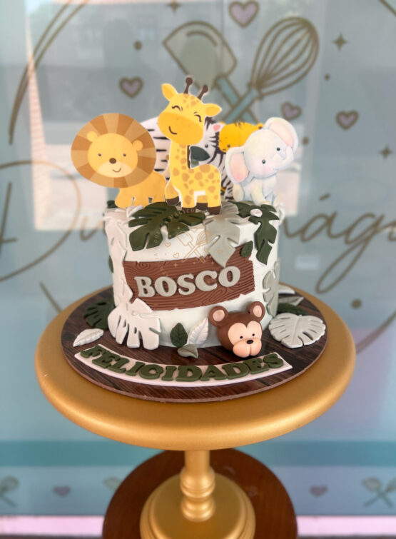Tarta decorada infantil animales de la selva