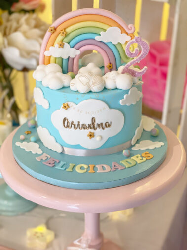 Tarta decorada infantil Arcoíris