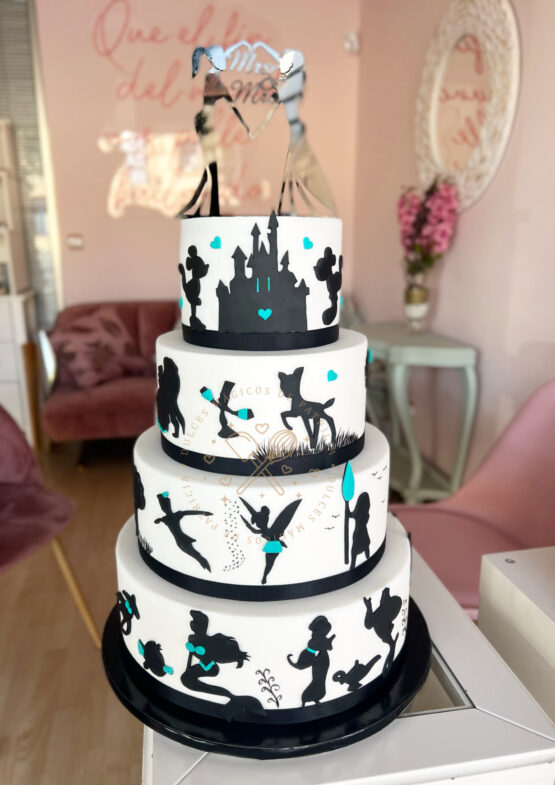 Tarta decorada Boda siluetas de Disney