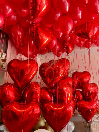 Evento corporativo san valentín globos corazón