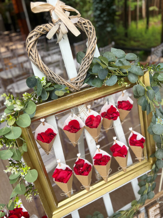 Rincón de pétalos boda