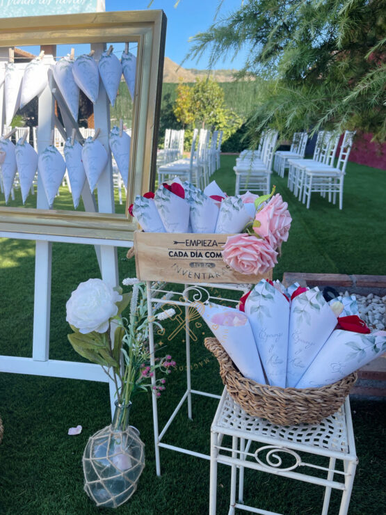 Decoración en bodas rincón de pétalos