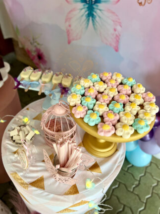 Mesa dulce bautizo y primer año mariposas