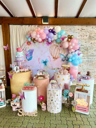 Mesa dulce bautizo y primer año mariposas