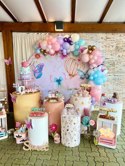 Mesa dulce bautizo y primer año mariposas