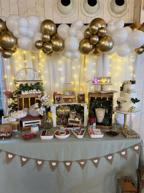 Candy bar boda Love dorado