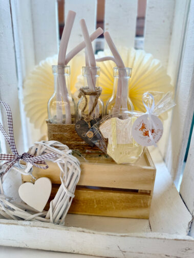 Mesa dulce bautizo en tonos amarillos