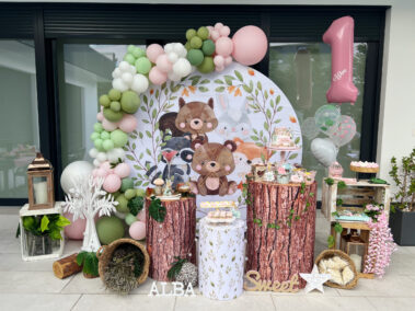 Mesa dulce cumpleaños animalitos del bosque