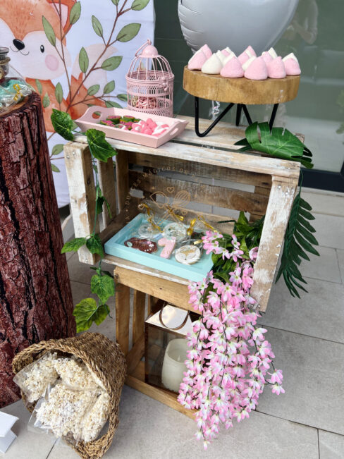 Mesa dulce cumpleaños animalitos del bosque